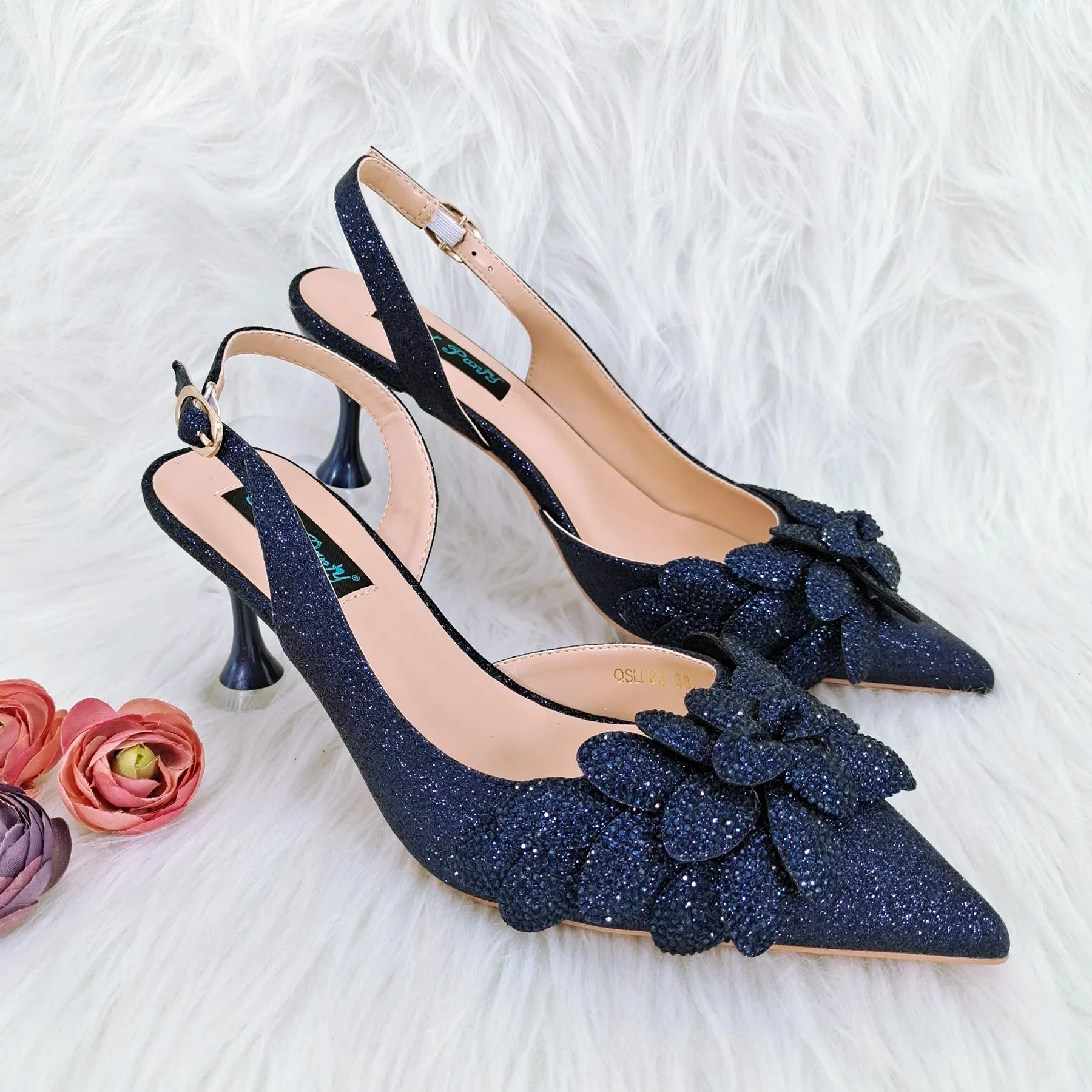 Handmade Garland Gag and Shoes Fashionable Elegant Pointed Toe Women's Pumps Crystal Handle Clutch