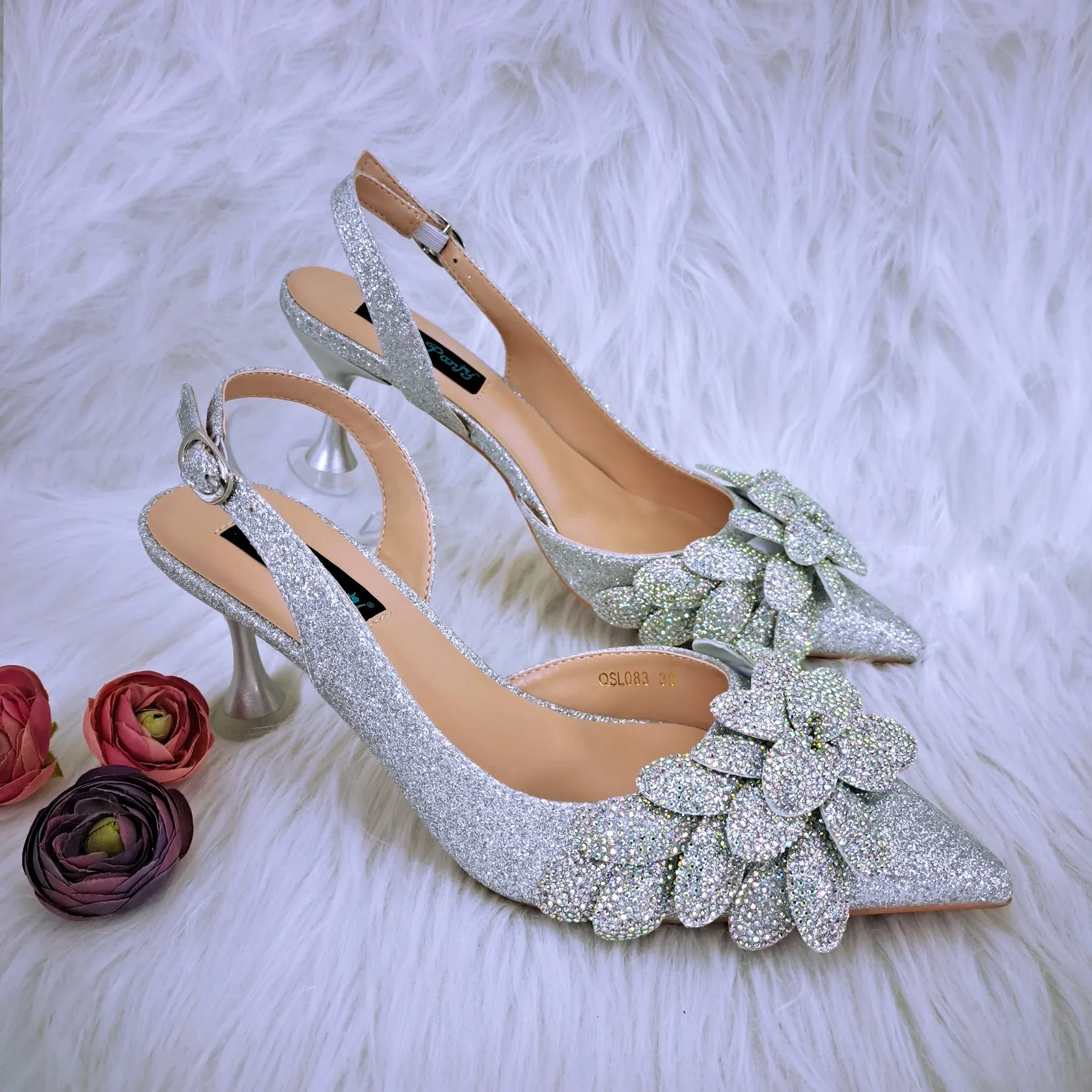 Handmade Garland Gag and Shoes Fashionable Elegant Pointed Toe Women's Pumps Crystal Handle Clutch