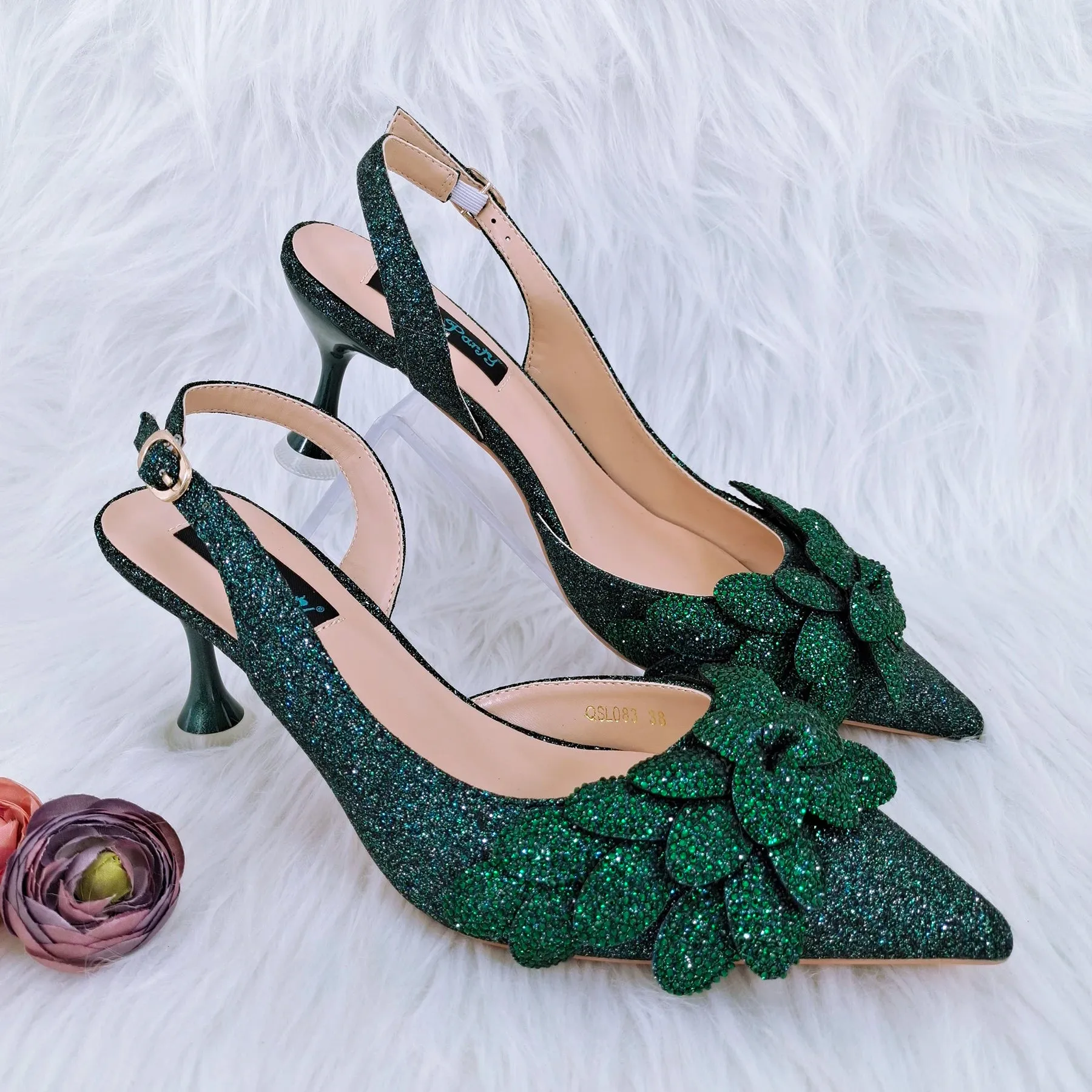 Handmade Garland Gag and Shoes Fashionable Elegant Pointed Toe Women's Pumps Crystal Handle Clutch